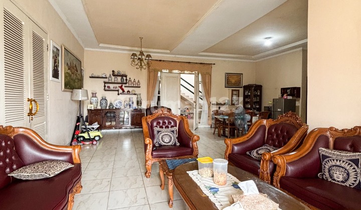 Charming House with Corner Position in Petukangan Selatan, South Jakarta 2