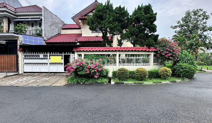 Rumah Siap Huni Posisi Hoek Best Price Di Pondok Indah. Jakarta Selatan