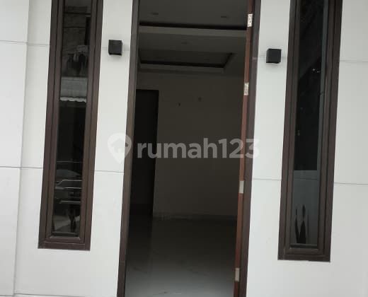 Rumah Siap Huni Akses 2 Mobil di Graha Raya, Tangerang Selatan 2