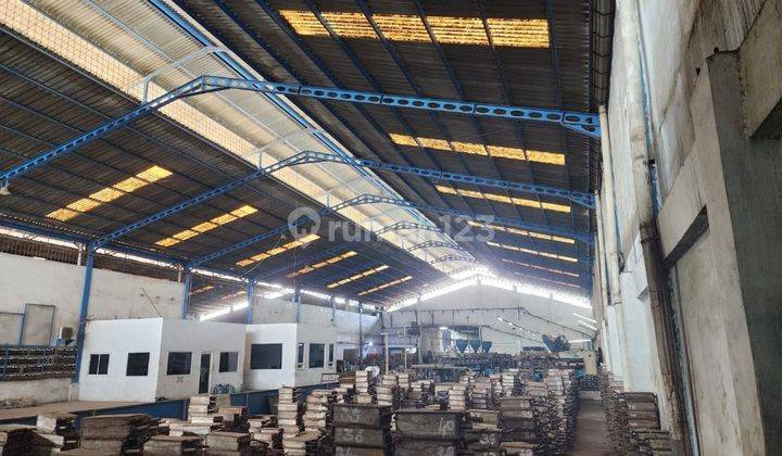 Gudang di jl Raya Perancis 2