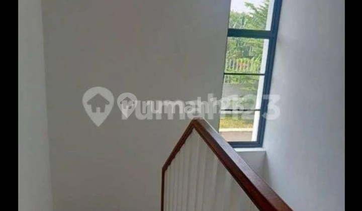 Disewa Rumah Hoek Metland Puri