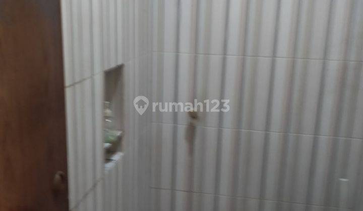 Disewakan rumah 2 lantai bagus dan siap huni 2