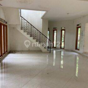 Ready To Live In Rumah Terawat di Setraduta Raya Jarang Ada  1