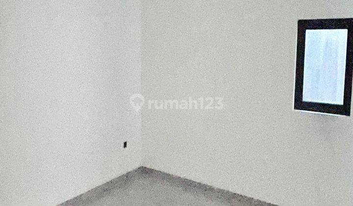 Rumah Baru Minimalis modern Dijual Good Deal Harga Terbaik Di Komplek Setraduta 2