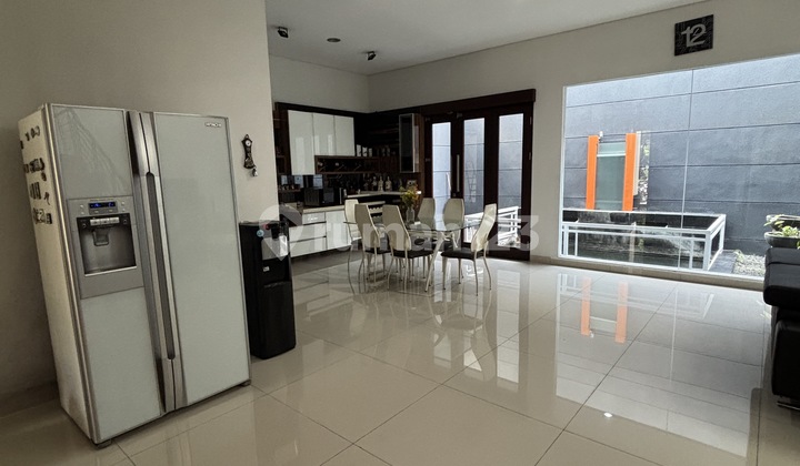 Disewakan Rumah Mewah Modern Minimalis Di Komplek Batununggal 2