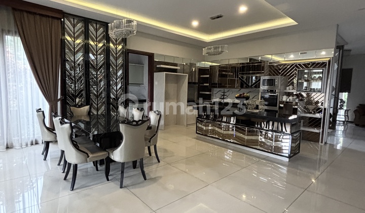 Disewakan Rumah Scandinavian 2 Lantai Dikomplek Setraduta 1