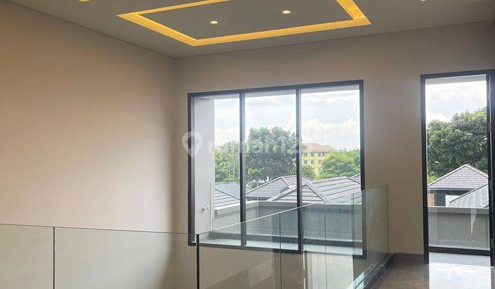 Dijual Rumah Mewah Minimalis Modern 2 Lantai Dikomplek Setraduta  2