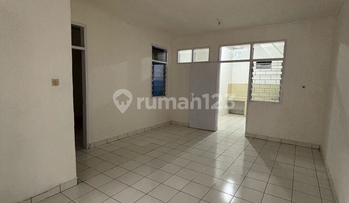 Dijual Rumah Minimalis 1.5 Lantai Di Taman Kopo Indah 1 2
