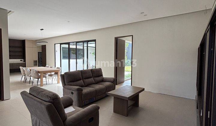 Disewa Rumah Minimalis Modern 2 Lantai Di Kota Baru Parahyangan 1