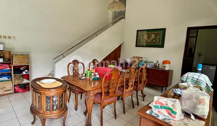 House Suitable for Business Main Road Wing Riau Street 2