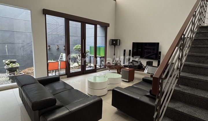 Disewakan Rumah Mewah Modern Minimalis Di Komplek Batununggal 1