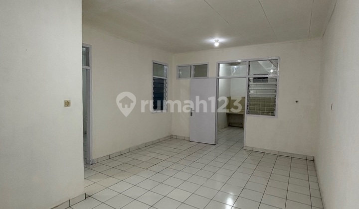 Dijual Rumah Minimalis 1.5 Lantai Di Taman Kopo Indah 1
