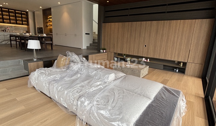 For Sale: New Modern Luxury 2-Story House in Kota Baru Parahyangan 2