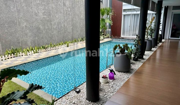 Rumah 4Kt Premium Semi Furnished dengan Kolam Renang Kbp