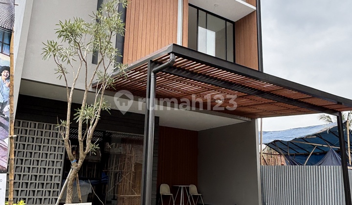 Dijual Rumah Baru Modern 2 Lantai Riverside Di Setraduta Dijual Rumah Baru Modern 2 Lantai Riverside Di Setraduta