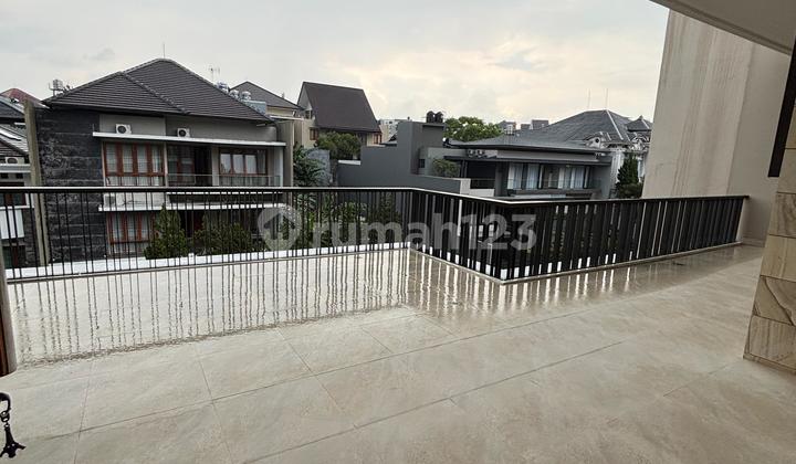 Rumah Modern 5km Full Furnished Mewah Terawat Setraduta