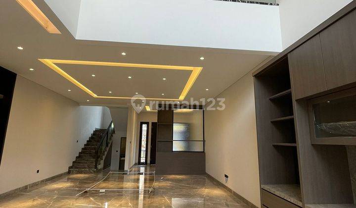 Dijual Rumah Mewah Minimalis Modern 2 Lantai Dikomplek Setraduta  1