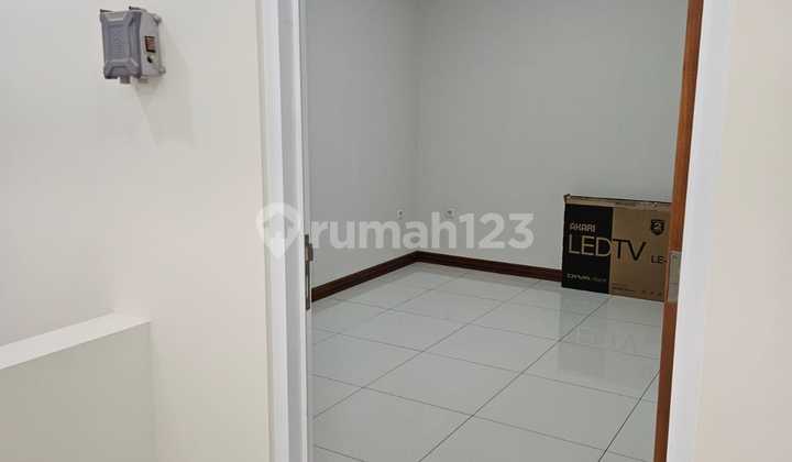 Translation: For Sale / For Rent - Shop / Commercial Space in the Heart of Leuwipanjang City 2