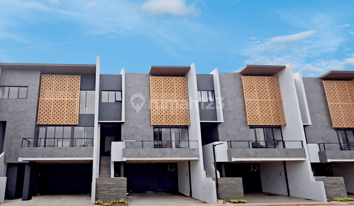 Luxe Court Permata Hijau 1