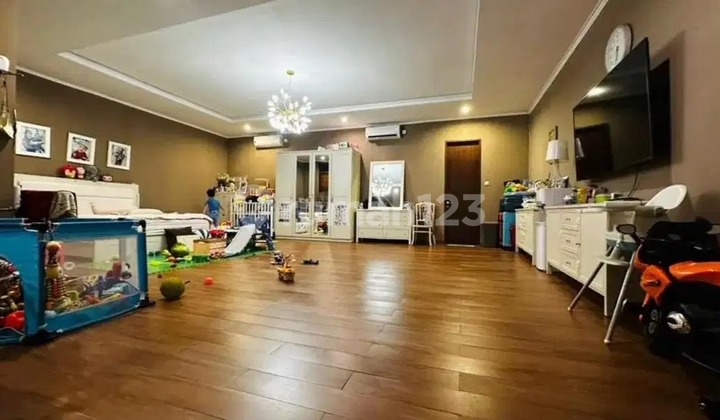 For Sale House Very strategic location Setrasari Raya Street Bandung city 2