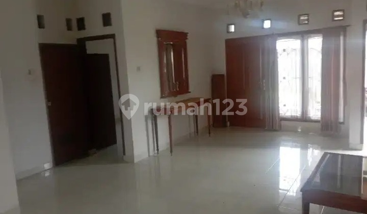 For Rent: Nice, Well-Maintained House with Spacious Yard in Cihanjuang Cisintok For Rent: Nice, Well-Maintained House with Spacious Yard in Cihanjuang Cisintok