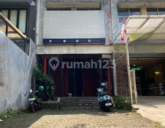 For Sale: Main Road Shop House, Main Dakota Street, Gunung Batu, Cicendo, Setrasari, Sarijadi, Bandung City. For Sale: Main Road Shop House, Main Dakota Street, Gunung Batu, Cicendo, Setrasari, Sarijadi, Bandung City.