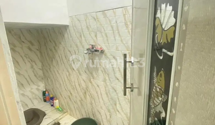 3-Storey House For Sale with Car Access, Strategically Located in Cihanjuang, Only 5 Minutes to Cimahi City Hall, 10 Minutes to Cimahi City Center. 2