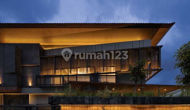 Dijual Tropical House With Waterfall M.kertoardi, Surabaya 2