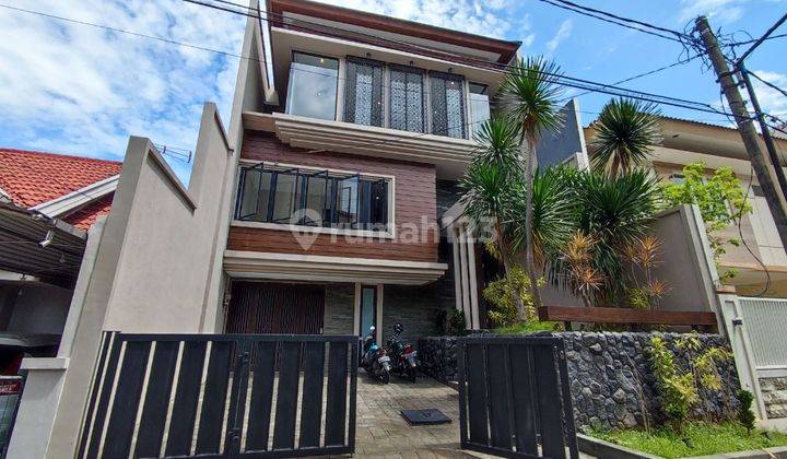 Modern style 3 lantai dijual Rumah baru Araya Galaxy bumi permai Surabaya timur dkt Raya Merr Pakuwon city kertajaya manyar klampis 1