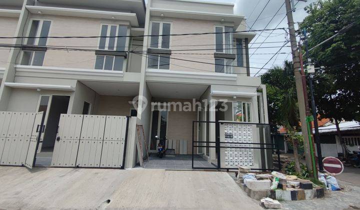 Jual Rumah 1M an Row 3 mobil penjaringan rungkut surabaya dkt Upn 1