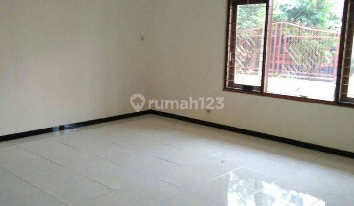 Rumah 2 Lantai Disewakan Siap Huni di Kupang Indah 2