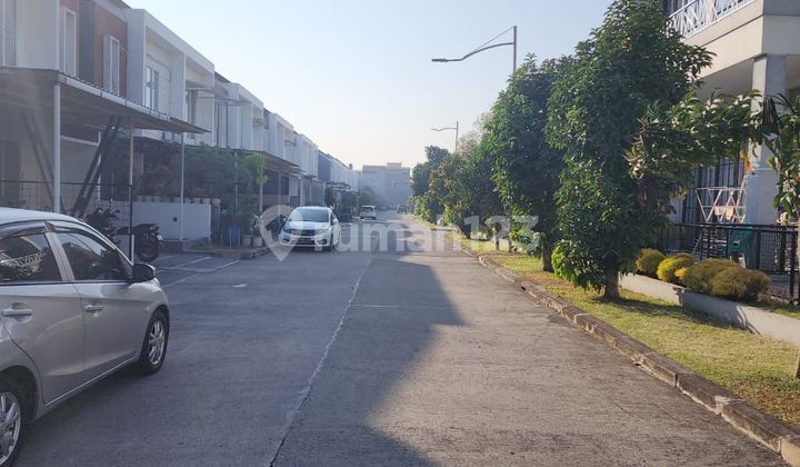 Quick Sale 2-Story Bagua House in Taman Kopo Indah.5