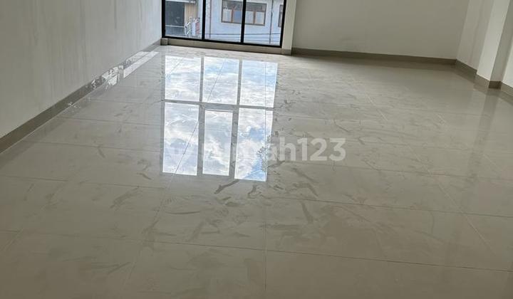 For Rent New 3-Story Shop House Ready to Use in Pasir Kaliki. For Rent New 3-Story Shop House Ready to Use in Pasir Kaliki.