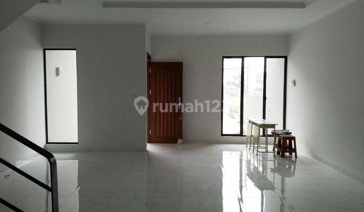 Dijual Rumah Baru Minimalis 2 Lantai di Batununggal Indah 1