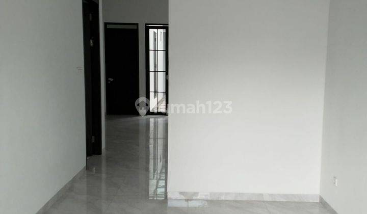 Dijual Rumah Bagus 2 Lantai di Batununggal 2