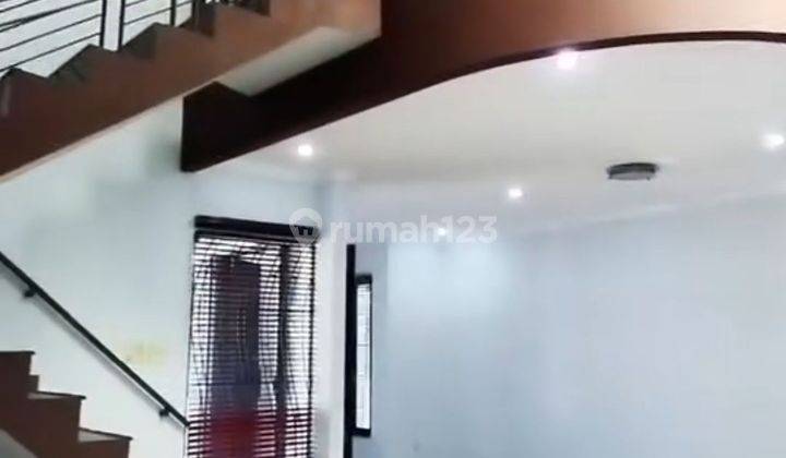 Dijual Rumah Luas Baru Renovasi di Taman Kopo Indah 3 2