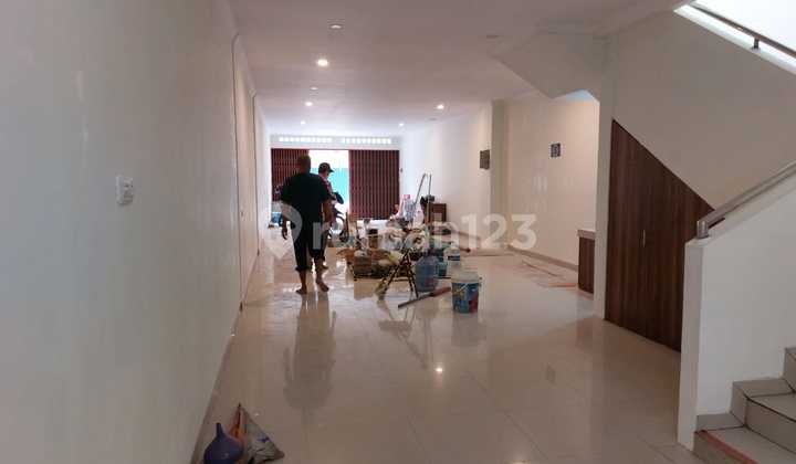 Disewakan Ruko Lokasi Depan Strategis Taman Kopo Indah