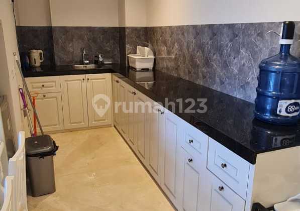 Move-in Ready Landmark Residence, Just Bring Your Suitcase 2