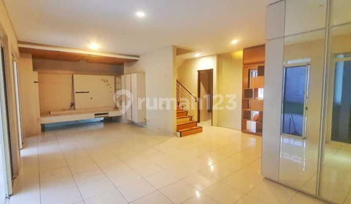 Dijual Rumah Semi Furnished Di Kota Baru Parahyangan