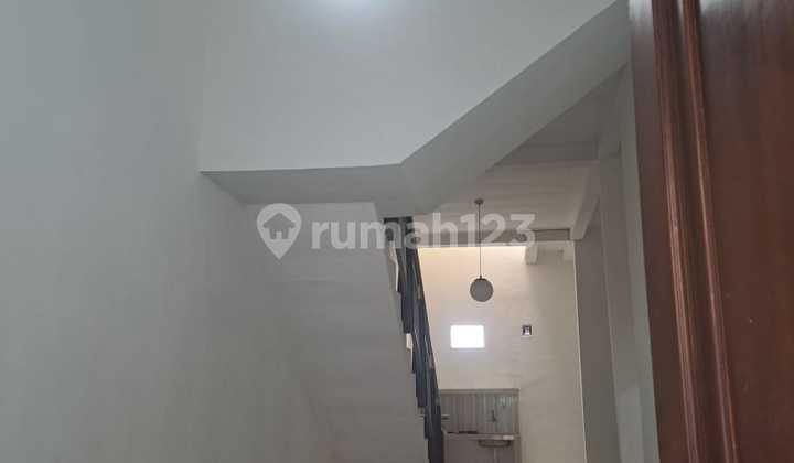 For Sale/Rent Well-Maintained House Ready to Occupy in Taman Kopo Indah