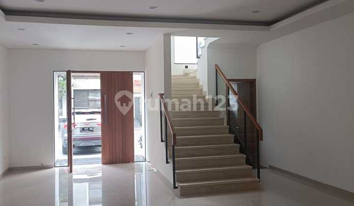 Dijual Rumah Lux Modern Exclusive Di Singgasana Pradana 2