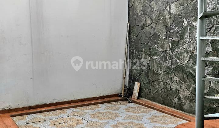 Rumah Semi Furnished Tinggal Masuk di Taman Holis Indah