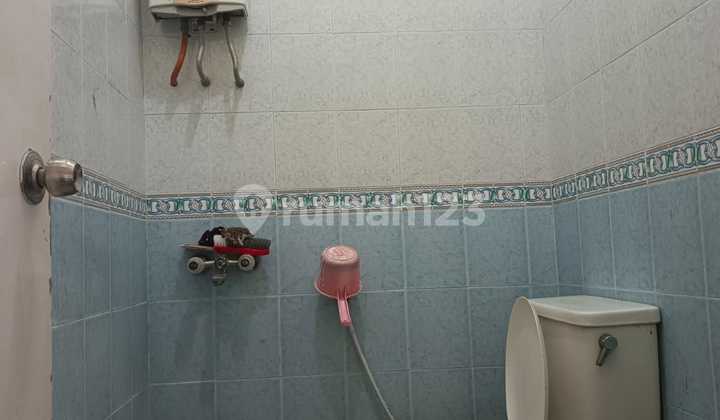 Well-Maintained House Ready to Occupy in Taman Kopo Indah 1 2