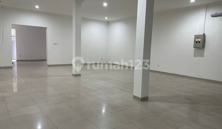 Disewakan Rumah untuk Usaha/Kantor di Pusat Kota Bandung Disewakan Rumah untuk Usaha/Kantor di Pusat Kota Bandung