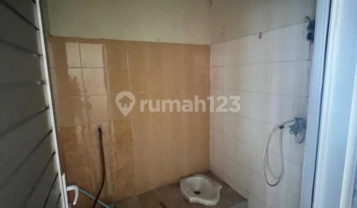 3-Story Ready-to-Use Shop House in Pasir Koja Area 2