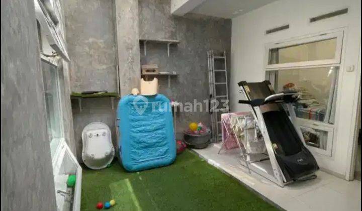 Dijual. Rumah Semi Furnished di Cihampelas, Cihampelas 2