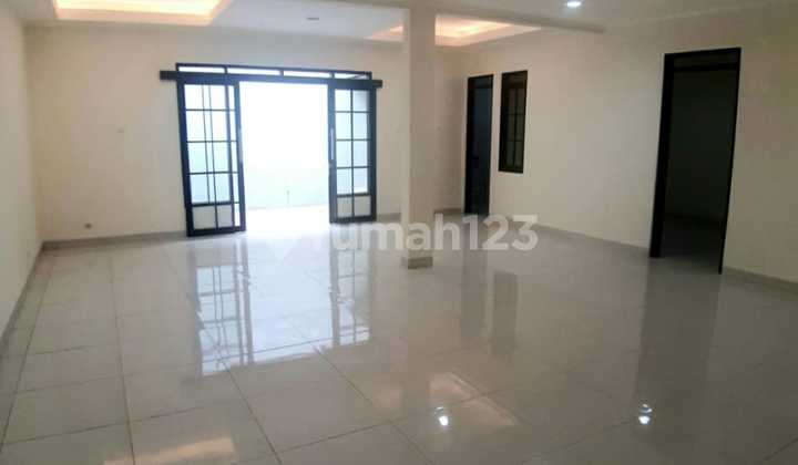 Disewakan Rumah Cocok Untuk Kantor Di Turangga 2