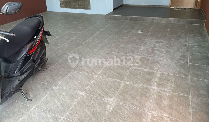 Rarely Available, Negotiable Minimalist House Ready to Occupy in Taman Holis Indah. 2