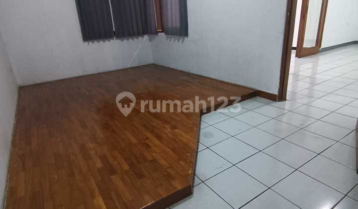 Rent Ready-to-Occupy House at Good Price Taman Kopo Indah 1