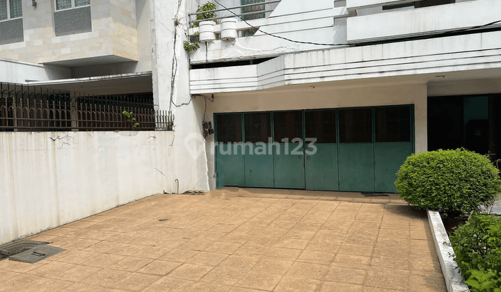 Rumah Second Mewah Green Garden Harga Murah Mendekati Njop 1